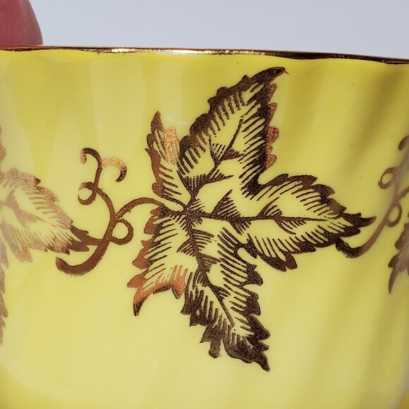 Sutherland H&M Teacup and Saucer Yellow Gold Leaves Vintage - Picture 3 of 8